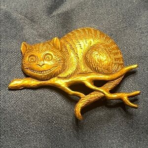 C&G Cheshire Cat Brooch Alice In Wonderland Pin Gold Tone Vintage 1991